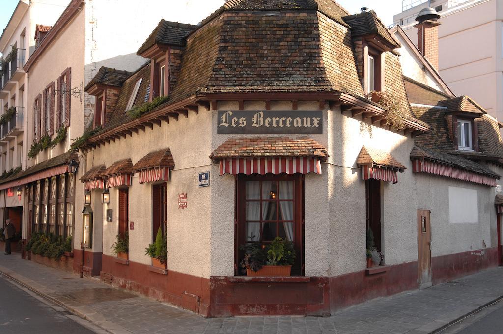 Hotel Les Berceaux Épernay Esterno foto