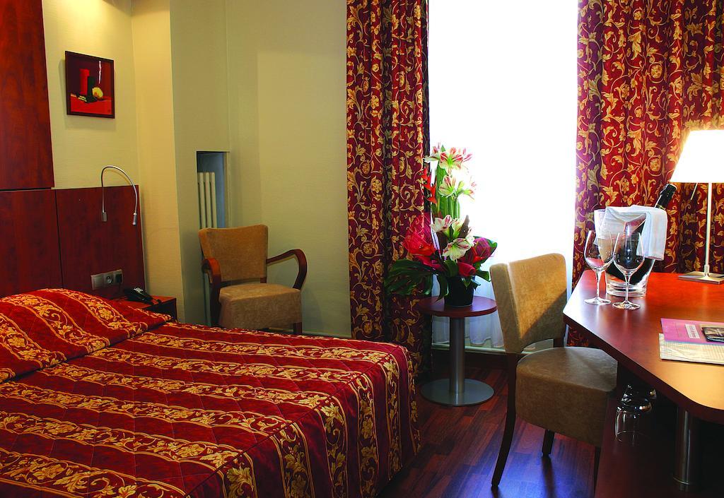 Hotel Les Berceaux Épernay Camera foto