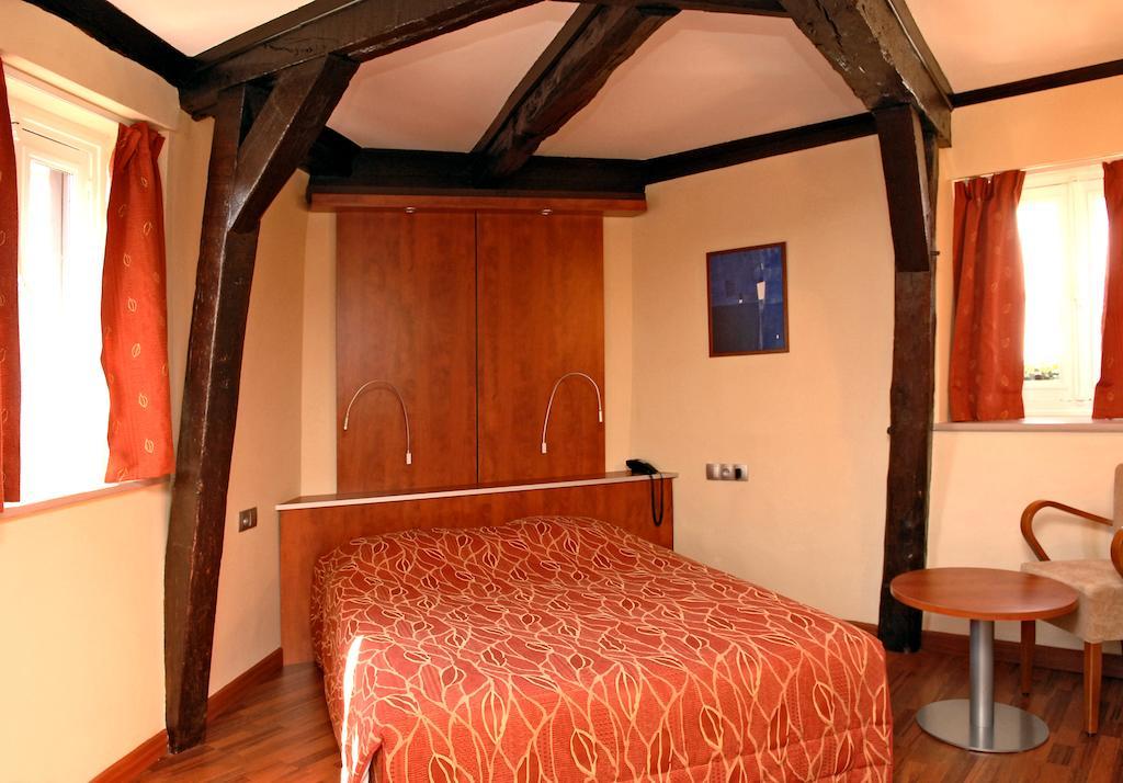 Hotel Les Berceaux Épernay Camera foto